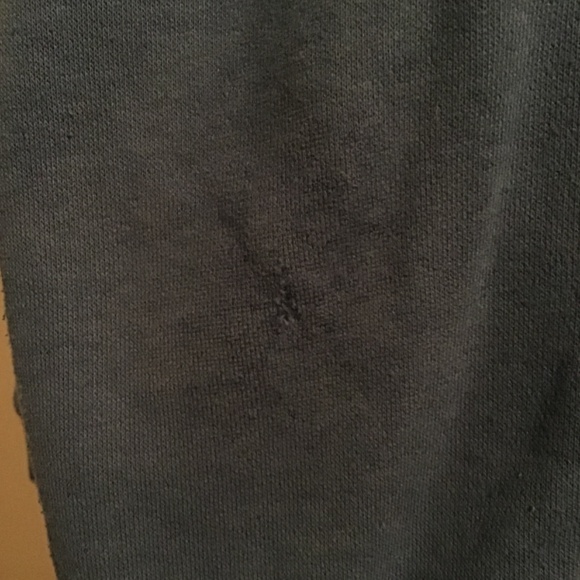 🔥Jordan, size 5/7 years, pre-owned, has small holes on knees, see photos - Picture 3 of 5